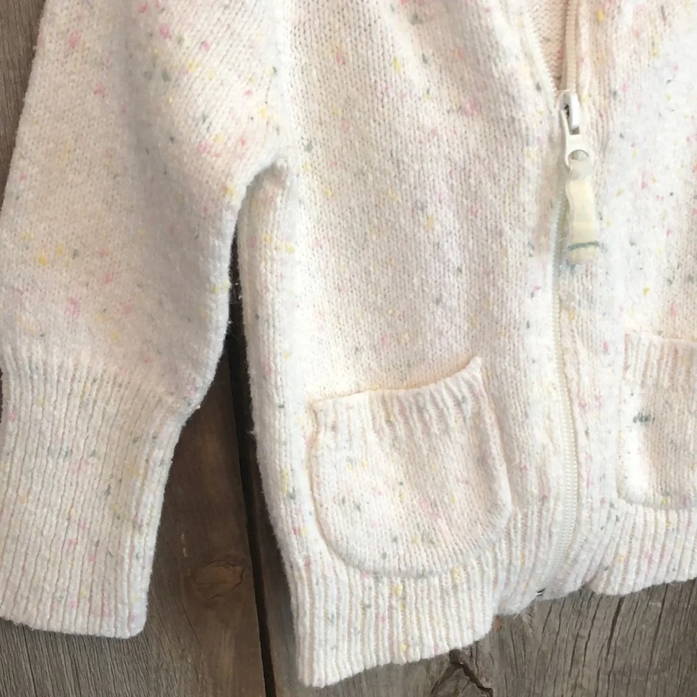 2007 Old Navy Hooded Sweater in Cream Size 18-24 months